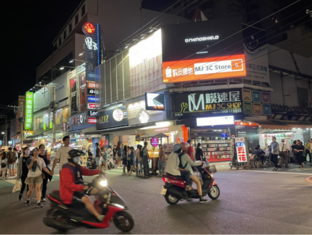 嘉義市電視牆托播 文化路夜市徒步區